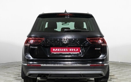 Volkswagen Tiguan II, 2018 год, 2 649 700 рублей, 6 фотография