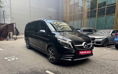 Mercedes-Benz V-Класс, 2021 год, 7 010 000 рублей, 2 фотография