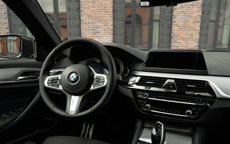 BMW 5 серия, 2019 год, 3 000 000 рублей, 14 фотография