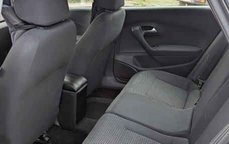 Volkswagen Polo VI (EU Market), 2012 год, 900 000 рублей, 9 фотография