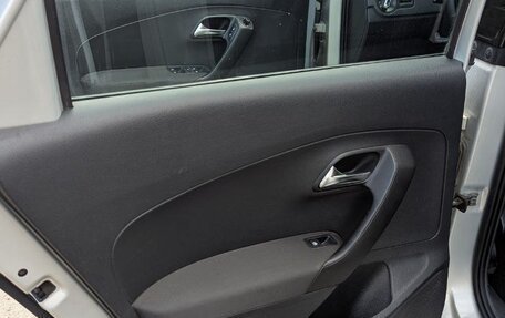 Volkswagen Polo VI (EU Market), 2012 год, 900 000 рублей, 10 фотография