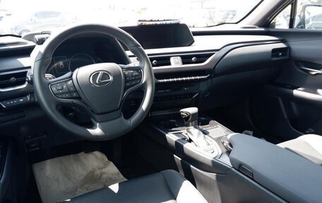 Lexus UX I, 2021 год, 2 700 000 рублей, 9 фотография