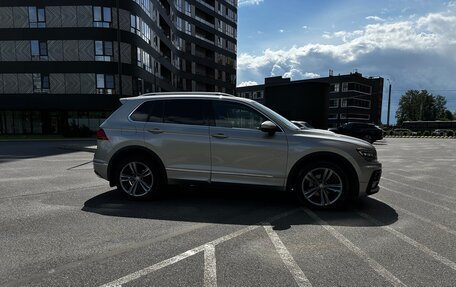 Volkswagen Tiguan II, 2019 год, 2 850 000 рублей, 3 фотография