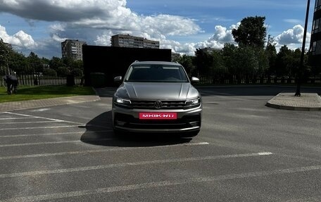 Volkswagen Tiguan II, 2019 год, 2 850 000 рублей, 2 фотография