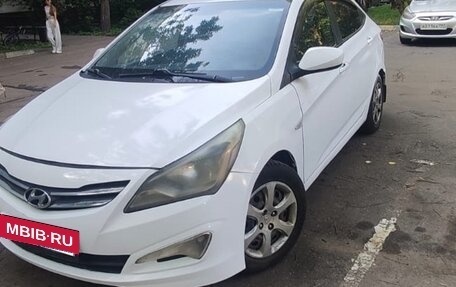 Hyundai Solaris II рестайлинг, 2015 год, 630 000 рублей, 5 фотография