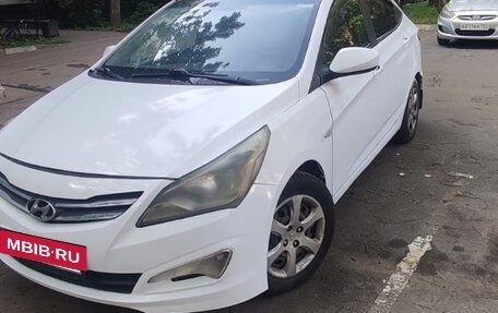 Hyundai Solaris II рестайлинг, 2015 год, 630 000 рублей, 2 фотография