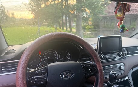 Hyundai Grand Starex Grand Starex I рестайлинг 2, 2018 год, 3 300 000 рублей, 7 фотография