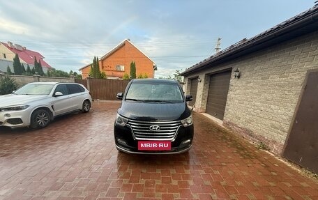 Hyundai Grand Starex Grand Starex I рестайлинг 2, 2018 год, 3 300 000 рублей, 14 фотография