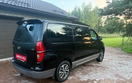 Hyundai Grand Starex Grand Starex I рестайлинг 2, 2018 год, 3 300 000 рублей, 4 фотография
