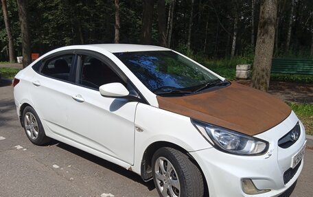 Hyundai Solaris II рестайлинг, 2013 год, 530 000 рублей, 2 фотография