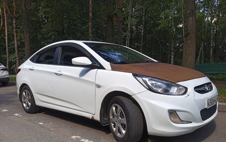 Hyundai Solaris II рестайлинг, 2013 год, 530 000 рублей, 3 фотография