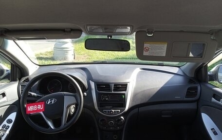 Hyundai Solaris II рестайлинг, 2013 год, 530 000 рублей, 19 фотография
