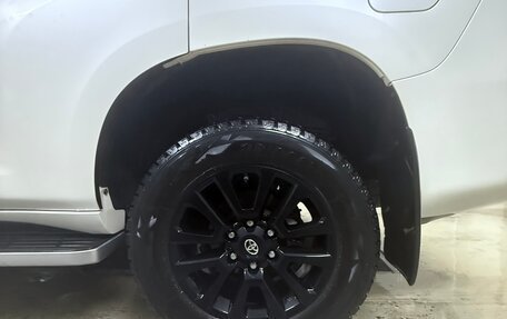 Toyota Land Cruiser Prado 150 рестайлинг 2, 2021 год, 6 400 000 рублей, 3 фотография