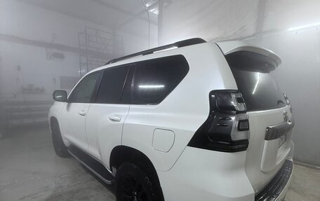 Toyota Land Cruiser Prado 150 рестайлинг 2, 2021 год, 6 400 000 рублей, 5 фотография