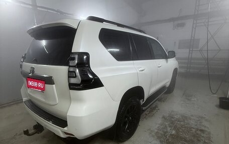 Toyota Land Cruiser Prado 150 рестайлинг 2, 2021 год, 6 400 000 рублей, 6 фотография