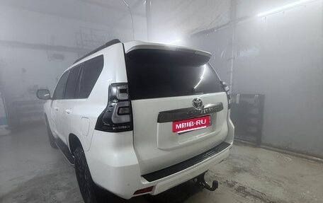 Toyota Land Cruiser Prado 150 рестайлинг 2, 2021 год, 6 400 000 рублей, 4 фотография