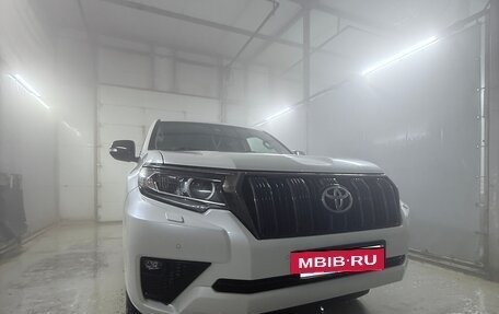 Toyota Land Cruiser Prado 150 рестайлинг 2, 2021 год, 6 400 000 рублей, 7 фотография