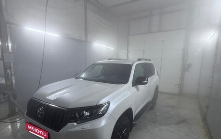 Toyota Land Cruiser Prado 150 рестайлинг 2, 2021 год, 6 400 000 рублей, 8 фотография