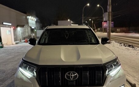 Toyota Land Cruiser Prado 150 рестайлинг 2, 2021 год, 6 400 000 рублей, 13 фотография