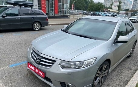 Honda Accord VIII рестайлинг, 2011 год, 999 000 рублей, 1 фотография