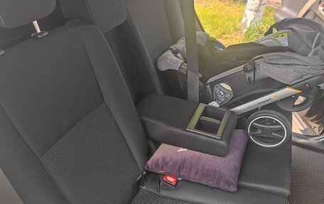 Toyota RAV4, 2014 год, 1 650 000 рублей, 21 фотография