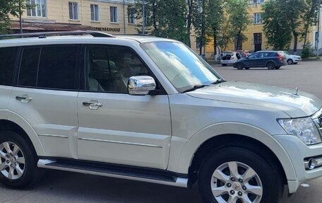 Mitsubishi Pajero IV, 2018 год, 2 890 000 рублей, 3 фотография
