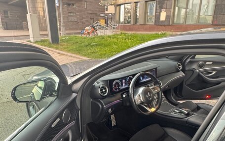 Mercedes-Benz E-Класс, 2018 год, 3 300 000 рублей, 3 фотография