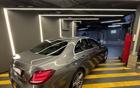 Mercedes-Benz E-Класс, 2018 год, 3 300 000 рублей, 7 фотография