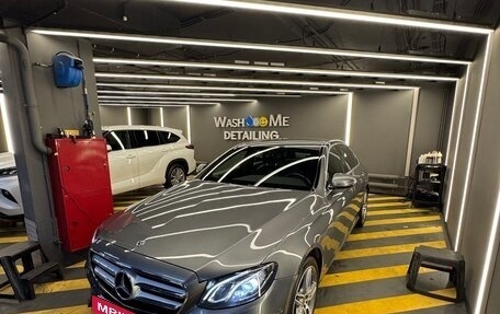 Mercedes-Benz E-Класс, 2018 год, 3 300 000 рублей, 5 фотография