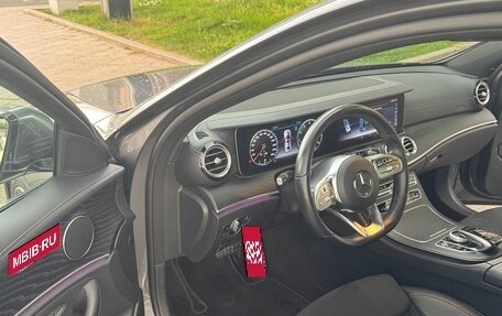 Mercedes-Benz E-Класс, 2018 год, 3 300 000 рублей, 2 фотография