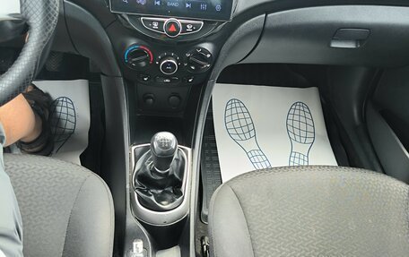 Hyundai Solaris II рестайлинг, 2012 год, 650 000 рублей, 7 фотография