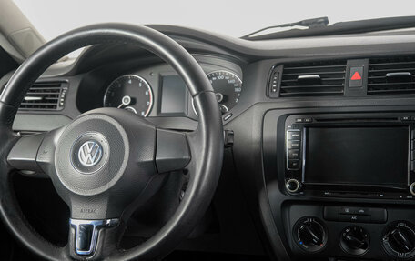 Volkswagen Jetta VI, 2013 год, 899 000 рублей, 12 фотография