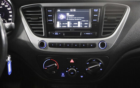 Hyundai Solaris II рестайлинг, 2018 год, 1 350 000 рублей, 17 фотография