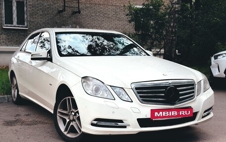 Mercedes-Benz E-Класс, 2011 год, 1 300 000 рублей, 2 фотография