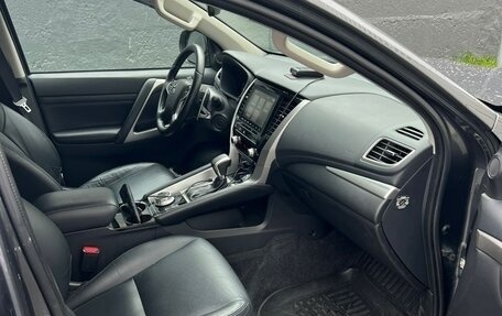 Mitsubishi Pajero Sport III рестайлинг, 2022 год, 4 200 000 рублей, 9 фотография