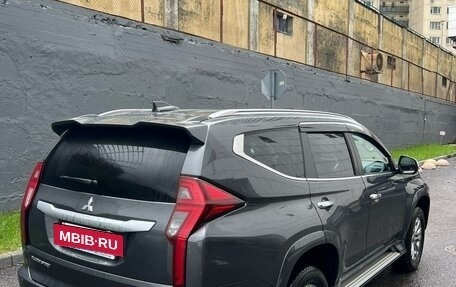 Mitsubishi Pajero Sport III рестайлинг, 2022 год, 4 200 000 рублей, 3 фотография
