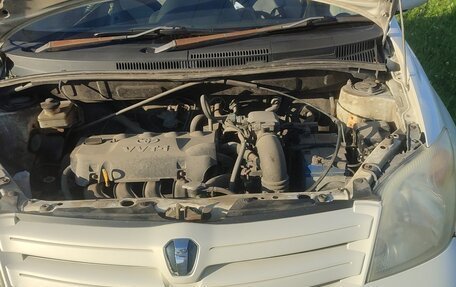 Toyota Ist II, 2002 год, 400 000 рублей, 14 фотография