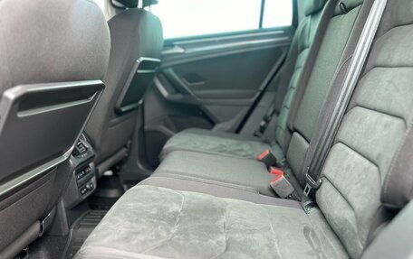 Volkswagen Tiguan II, 2019 год, 3 070 000 рублей, 26 фотография