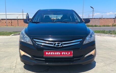 Hyundai Solaris II рестайлинг, 2014 год, 990 000 рублей, 1 фотография