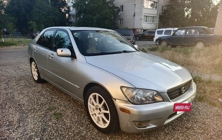 Lexus IS II рестайлинг 2, 2003 год, 900 000 рублей, 3 фотография