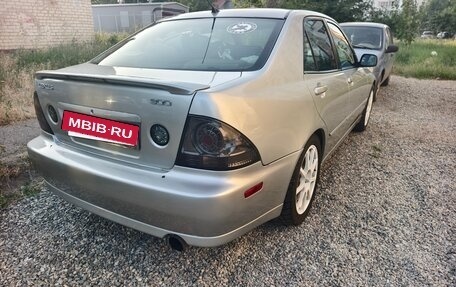 Lexus IS II рестайлинг 2, 2003 год, 900 000 рублей, 4 фотография