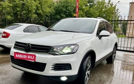 Volkswagen Touareg III, 2012 год, 2 350 000 рублей, 2 фотография