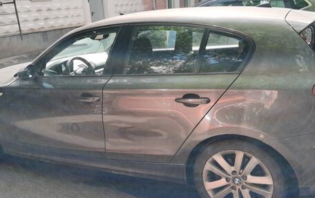 BMW 1 серия, 2007 год, 750 000 рублей, 2 фотография