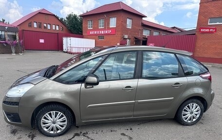 Citroen C4 Picasso II рестайлинг, 2010 год, 700 000 рублей, 1 фотография