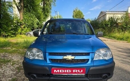 Chevrolet Niva I рестайлинг, 2016 год, 699 000 рублей, 2 фотография