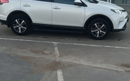 Toyota RAV4, 2019 год, 2 470 000 рублей, 2 фотография