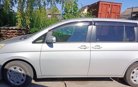 Toyota ISis I, 2009 год, 870 000 рублей, 3 фотография