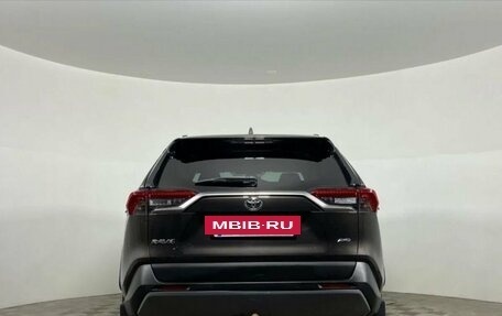 Toyota RAV4, 2021 год, 3 530 000 рублей, 6 фотография