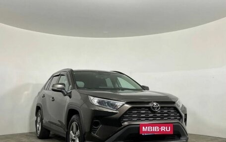 Toyota RAV4, 2021 год, 3 530 000 рублей, 3 фотография