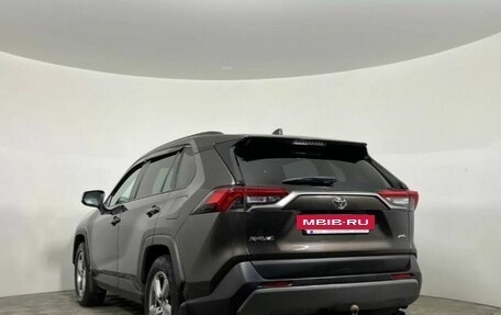 Toyota RAV4, 2021 год, 3 530 000 рублей, 7 фотография